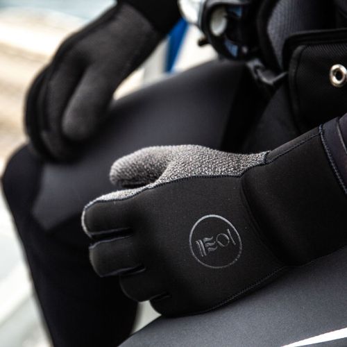 Fourth Element 5mm Kevlar Hydrolock Gloves ()