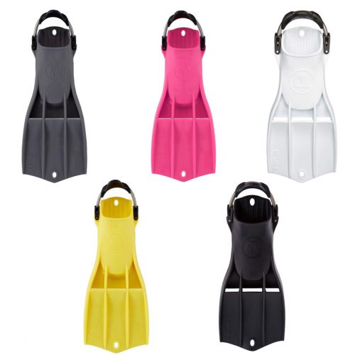 Apeks RK3 Dive Fins with Stainless Steel Spring Straps ()