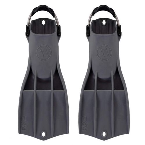 Apeks RK3 Dive Fins with Stainless Steel Spring Straps ()